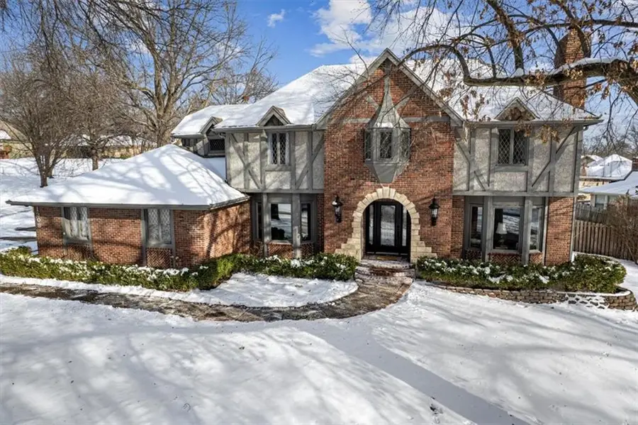 1308 NE Sunny Creek Lane, Blue Springs, MO 64014 - Image #2