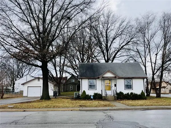 209 NW 15th Street, Blue Springs, MO 64015