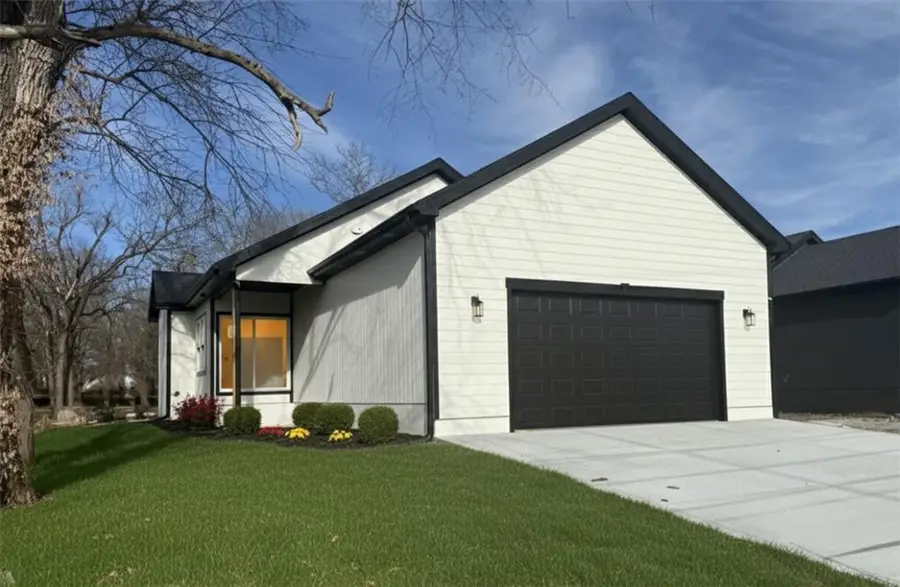 223 E Mill Avenue, Osawatomie, KS 66064 - Image #2