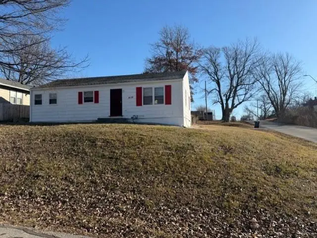 3039 Donnelly Avenue, Kansas City, MO 64129 - Image #2