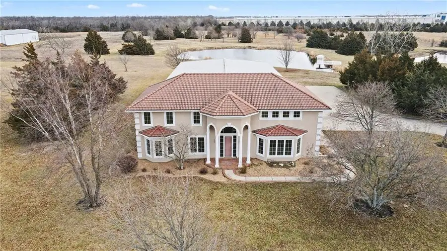 15555 S Moonlight Road, Olathe, KS 66061 - Image #3