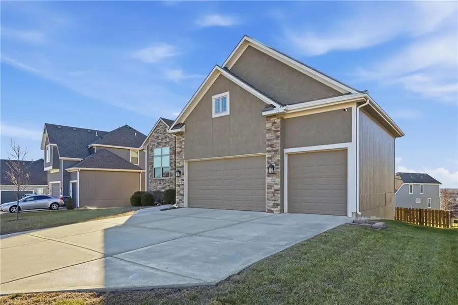 804 S Washington Street, Raymore, MO 64083 - Image #2