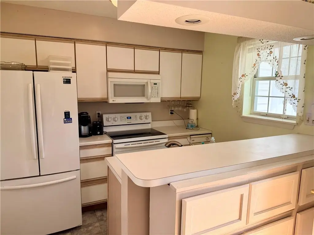 2330 NE 68th Street, Kansas City, MO 64118 - Image #1