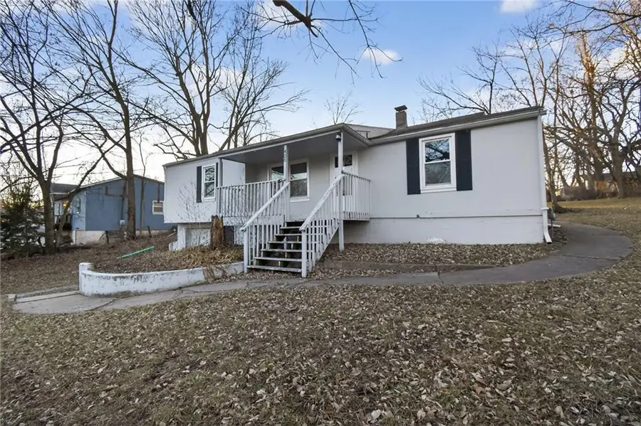 405 S Bellemere Road, Blue Springs, MO 64015 - Image #3