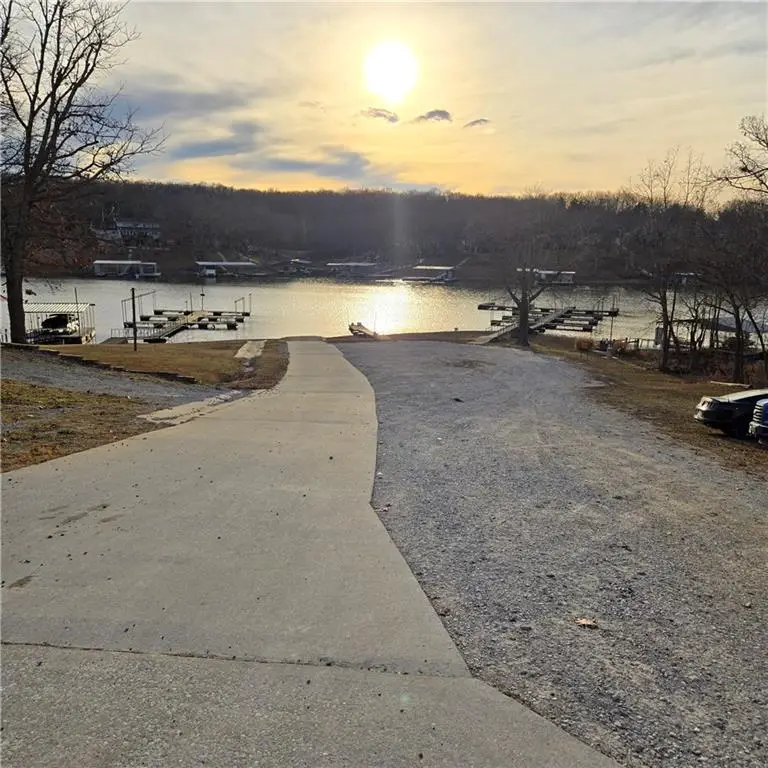 28672 Mistletoe Avenue, Warsaw, MO 65355 - Image #1