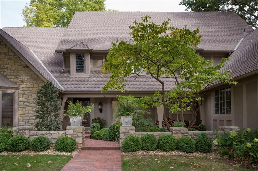 4704 W 88th Street, Prairie Village, KS 66207 - Image #2