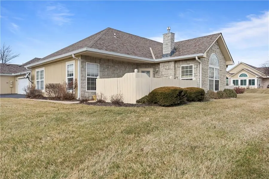 11388 S Pflumm Road, Olathe, KS 66215 - Image #2