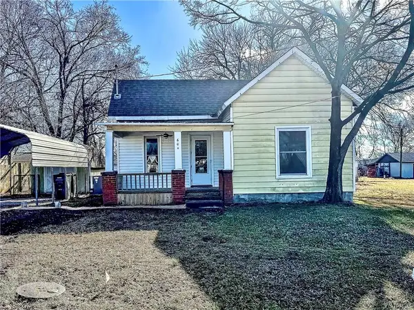 604 E 6th Street, Altamont, KS 67330