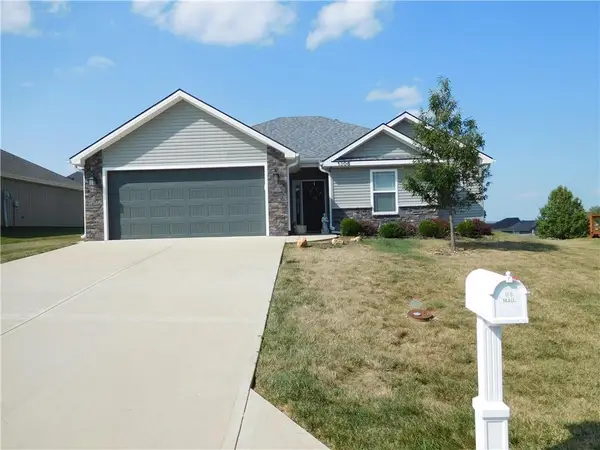1306 SW Addie Lane, Grain Valley, MO 64029
