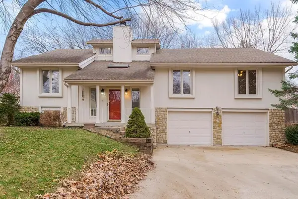 465 Hampshire Court, Blue Springs, MO 64014