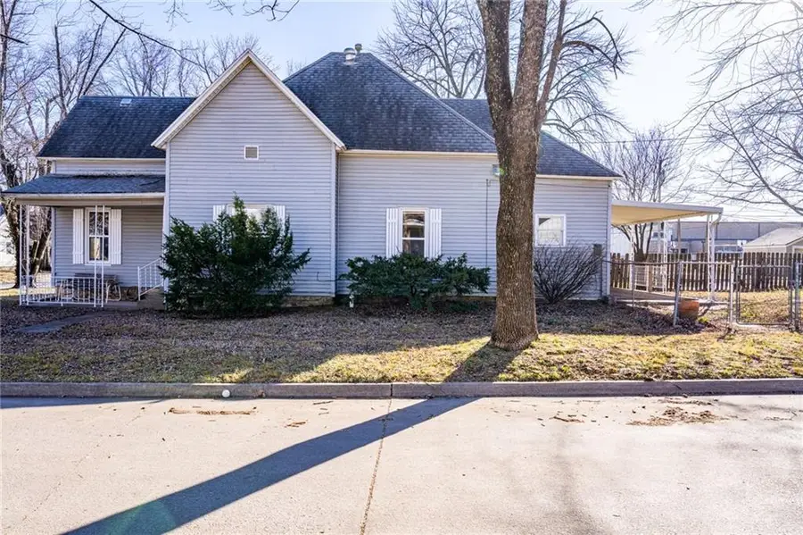119 N Garfield Avenue, Chanute, KS 66720 - Image #2
