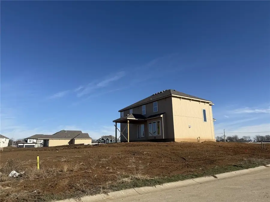 9002 N Poplar Avenue, Kansas City, MO 64156 - Image #2