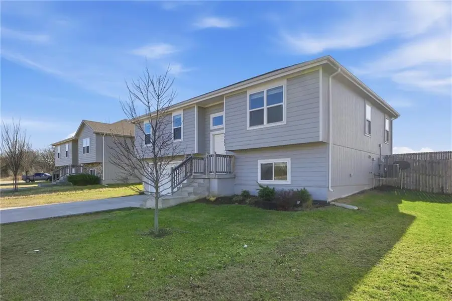 21291 W 219th Street, Spring Hill, KS 66083 - Image #2