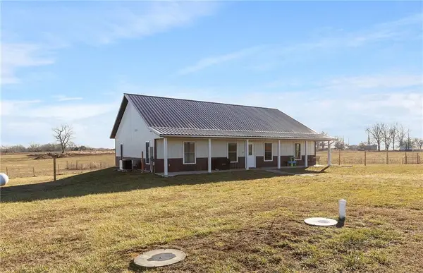 2710 Cc Highway, Leeton, MO 64761