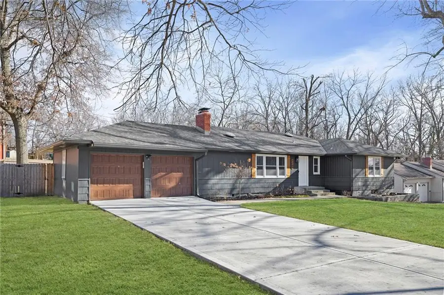 9705 Madison Avenue, Kansas City, MO 64114 - Image #2