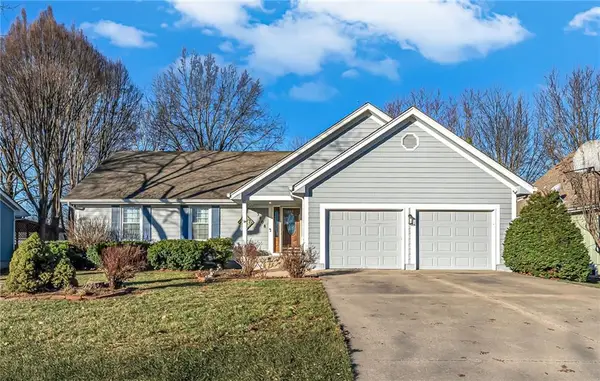 3808 SW Lido Drive, Lee's Summit, MO 64082