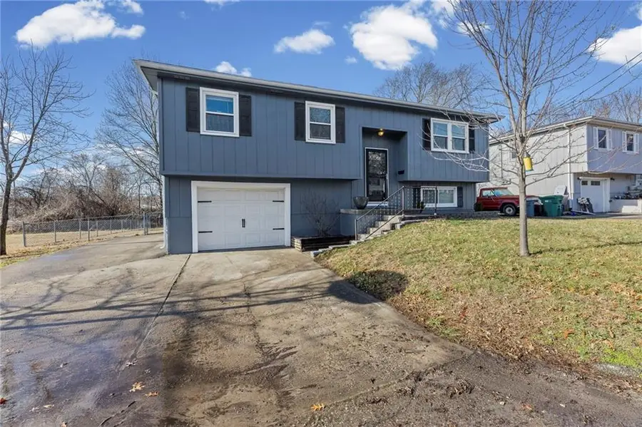 808 S Pearl Street, Paola, KS 66071 - Image #2