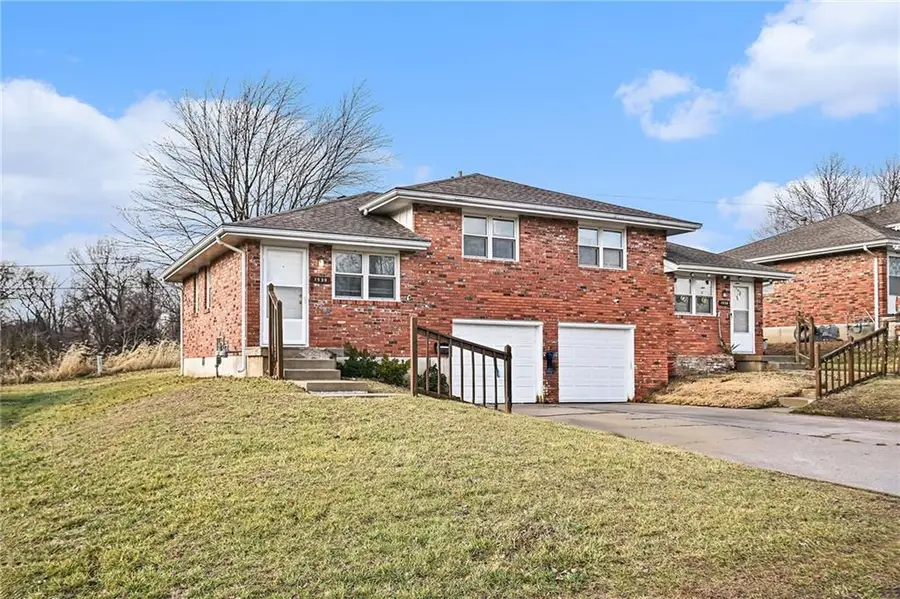 1536/1538 S Baker Circle, Independence, MO 64050 - Image #3