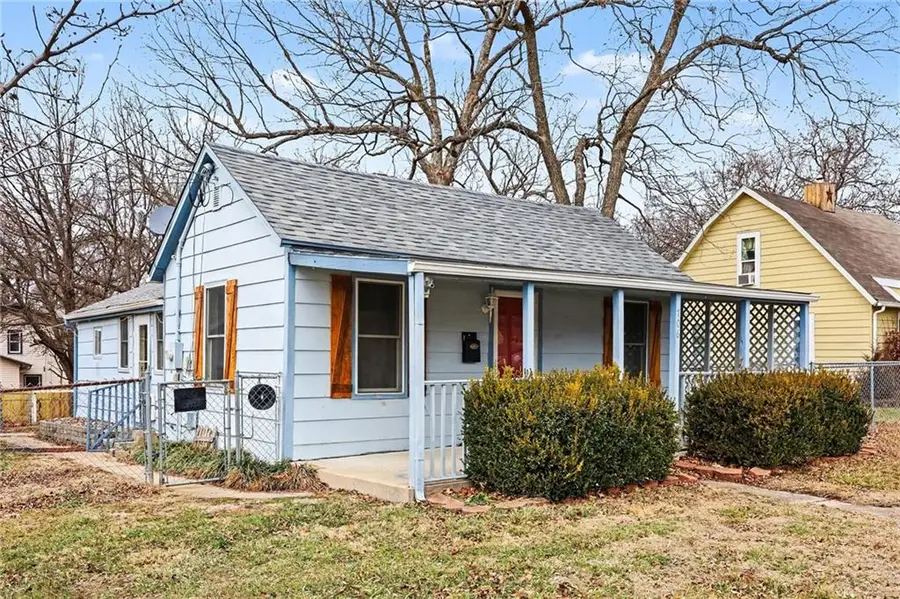 706 S Butler Drive, Harrisonville, MO 64701 - Image #2