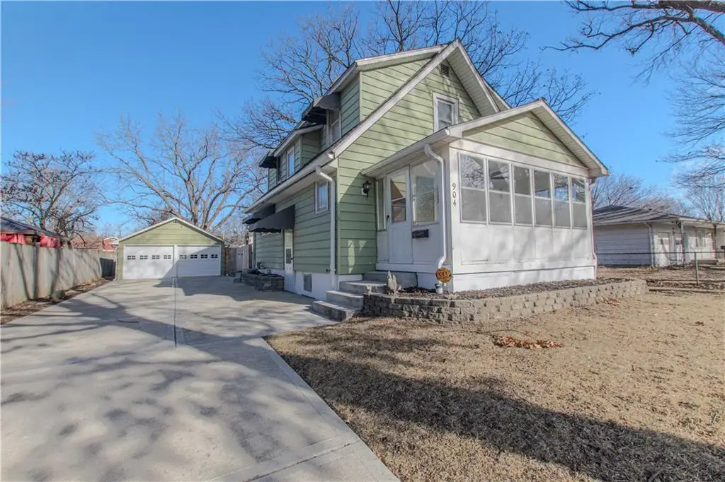 904 Pinkston Avenue, Grandview, MO 64030 - Image #1