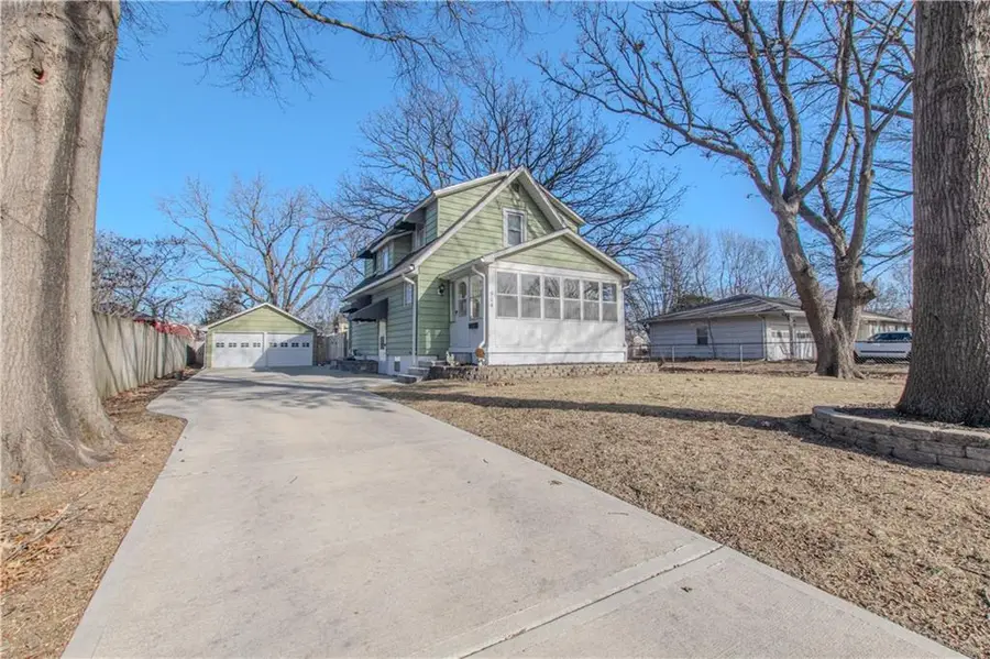 904 Pinkston Avenue, Grandview, MO 64030 - Image #2