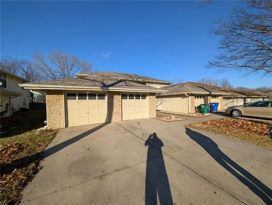 1012 NE Lindsay Avenue, Lees Summit, MO 64086 - Image #2