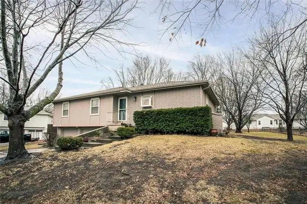 503 S Harrison Avenue, Raymore, MO 64083