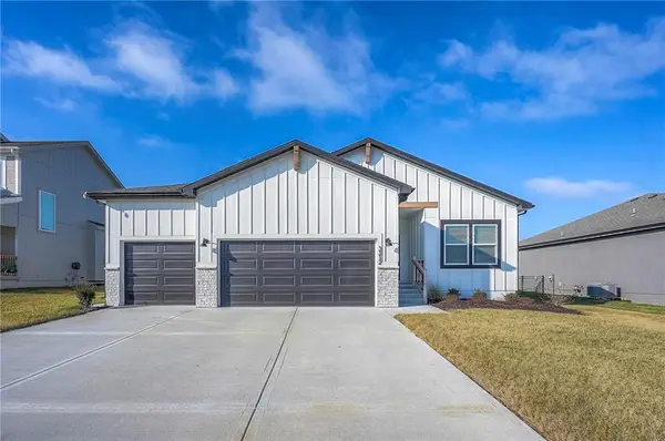 3212 SW Arboridge Drive, Lee's Summit, MO 64082