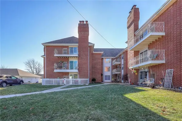 8001 Westridge Road #306, Raytown, MO 64138