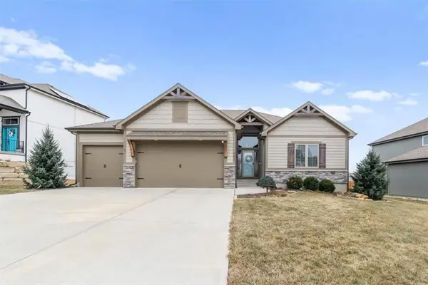 2421 SW River Trail Road, Lee's Summit, MO 64082
