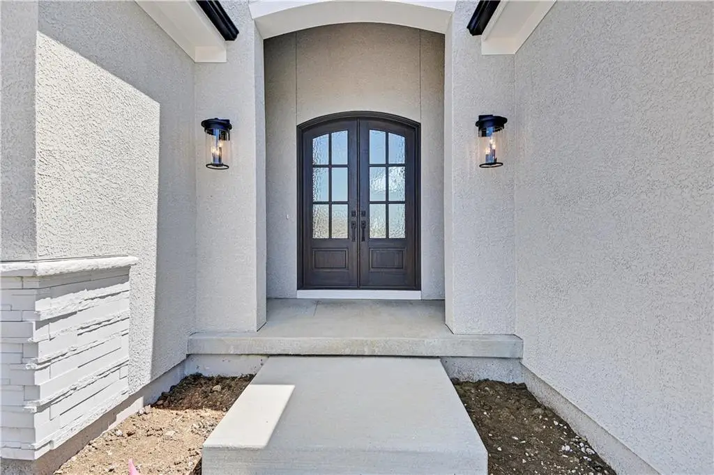 22141 W 94th Terrace, Lenexa, KS 66220 - Image #1