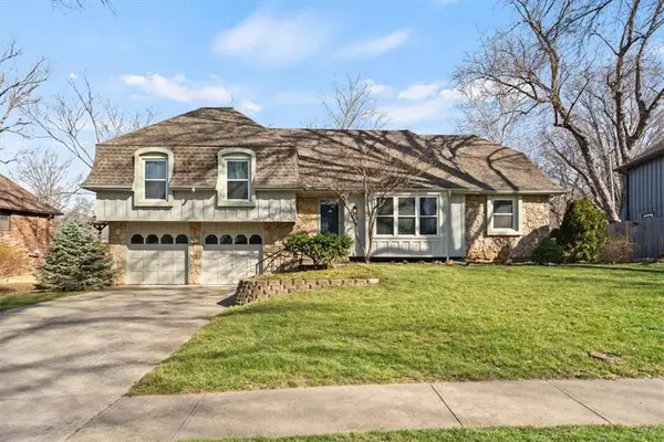 7916 W 98th Terrace, Overland Park, KS 66212