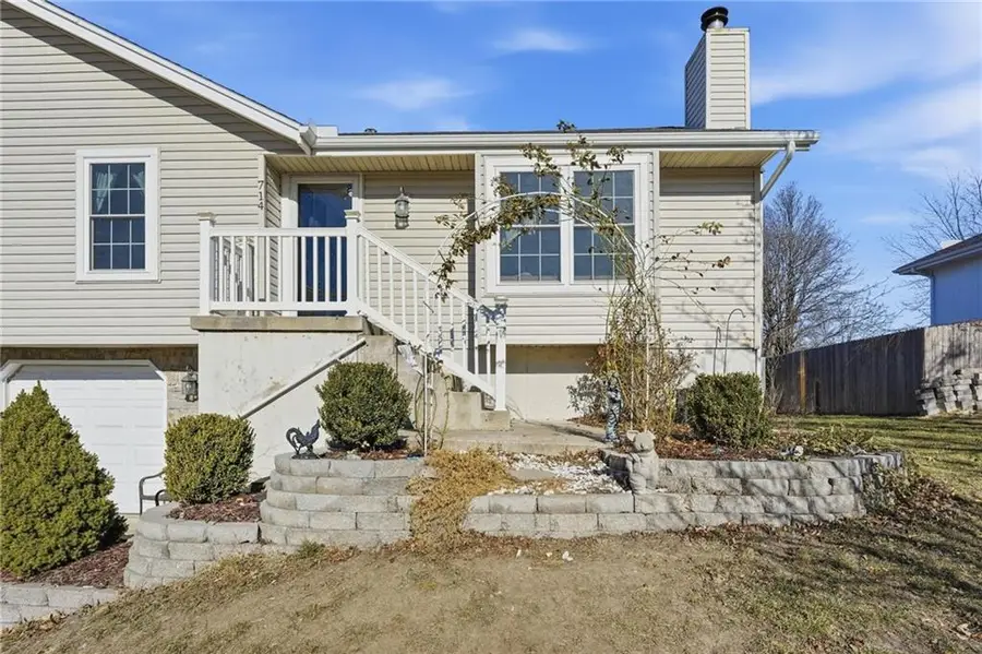 714 Nelson Drive, Grain Valley, MO 64029 - Image #2