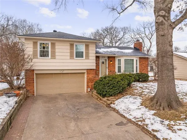 8704 W 72nd Street, Merriam, KS 66204