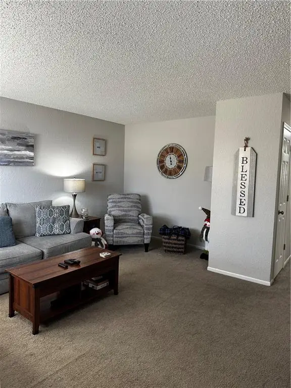 123 N Ryans Way, Saint Joseph, MO 64506 - Image #2