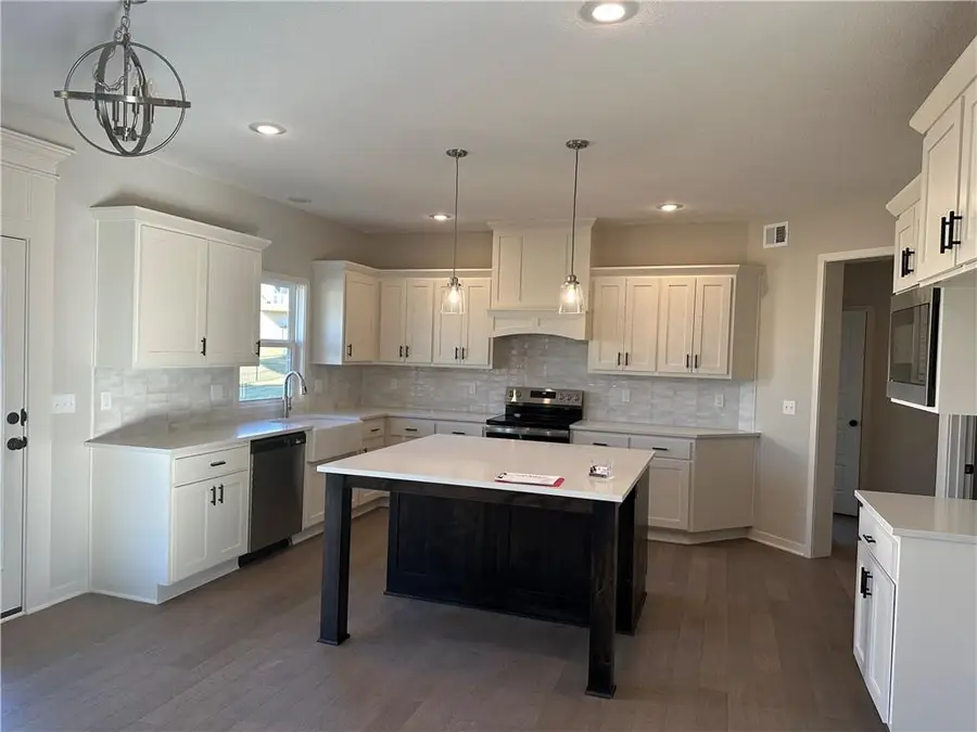 2758 W Park Street, Olathe, KS 66061 - Image #2