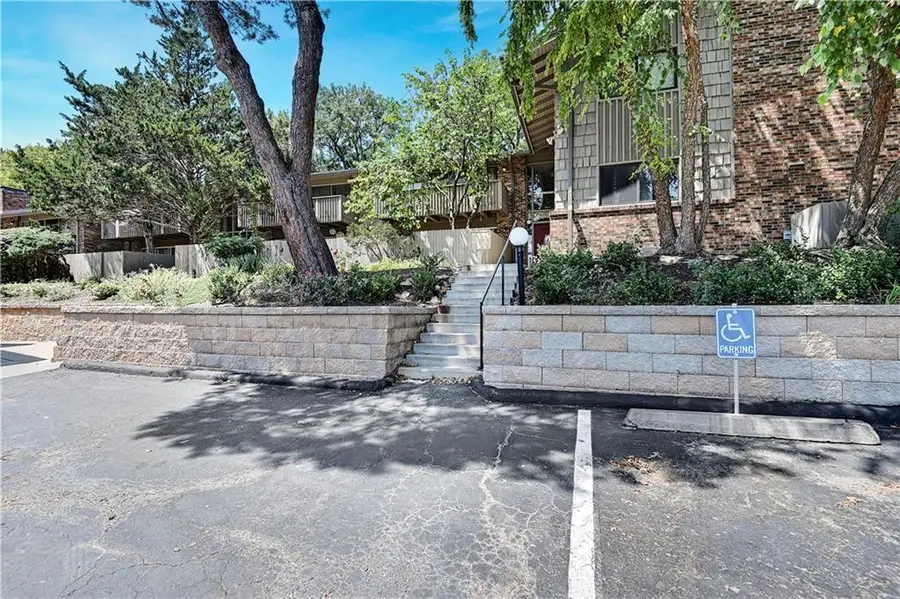 8718 Metcalf Avenue #102, Overland Park, KS 66212 - Image #2