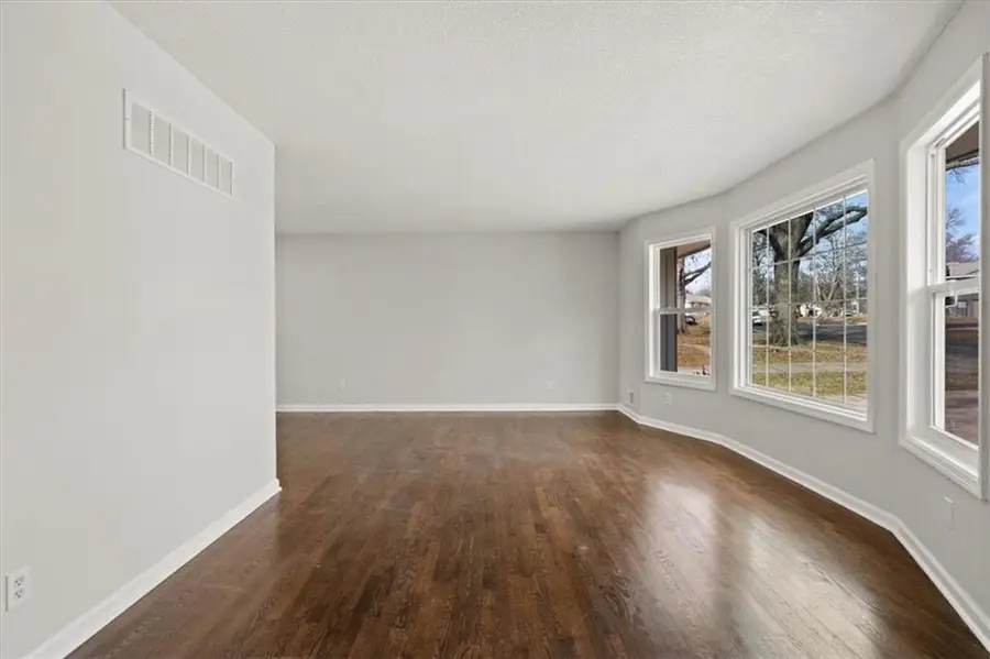 8404 Willow Way, Raytown, MO 64138 - Image #2