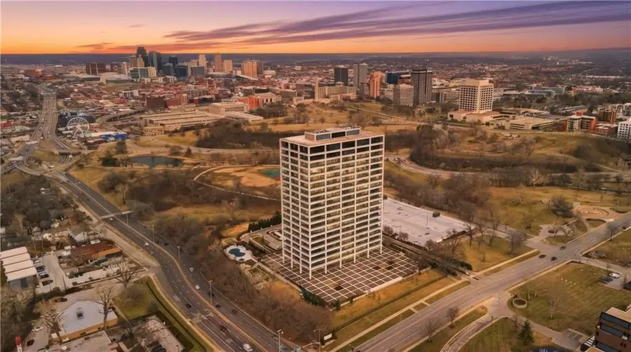 700 W 31st Street #1502, Kansas City, MO 64108 - Image #2