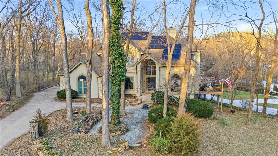 8210 NW Roberts Road, Weatherby Lake, MO 64152 - Image #3