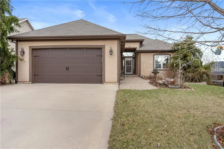 2311 NW Hedgewood Drive, Grain Valley, MO 64029 - Image #2