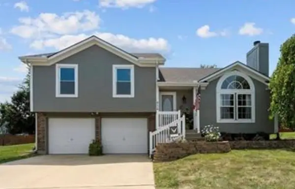 911 Horseshoe Drive, Pleasant Hill, MO 64080