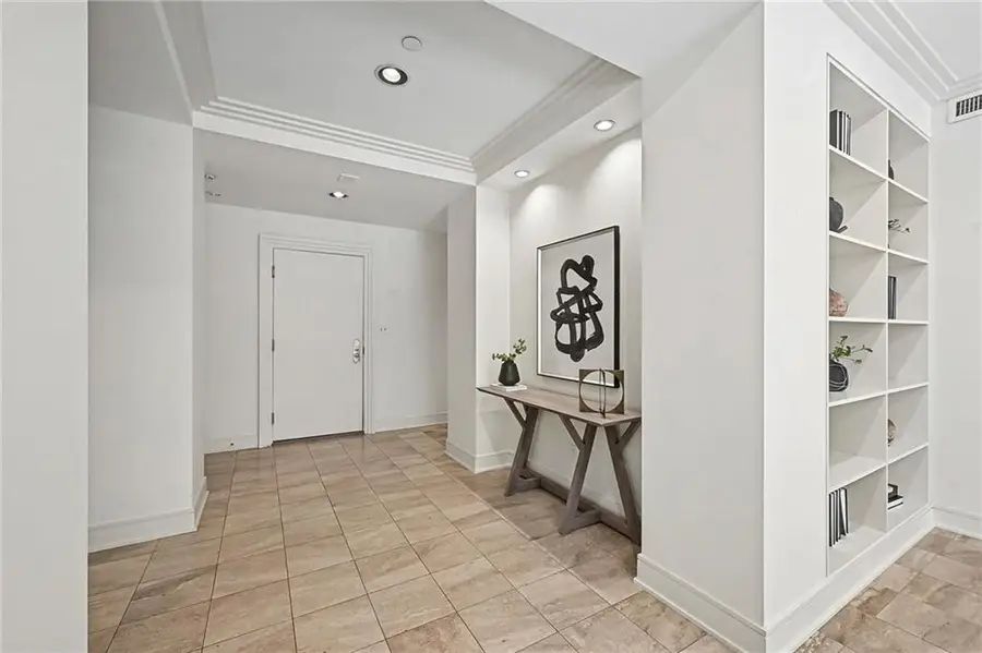 433 Ward Parkway #2s, Kansas City, MO 64112 - Image #3