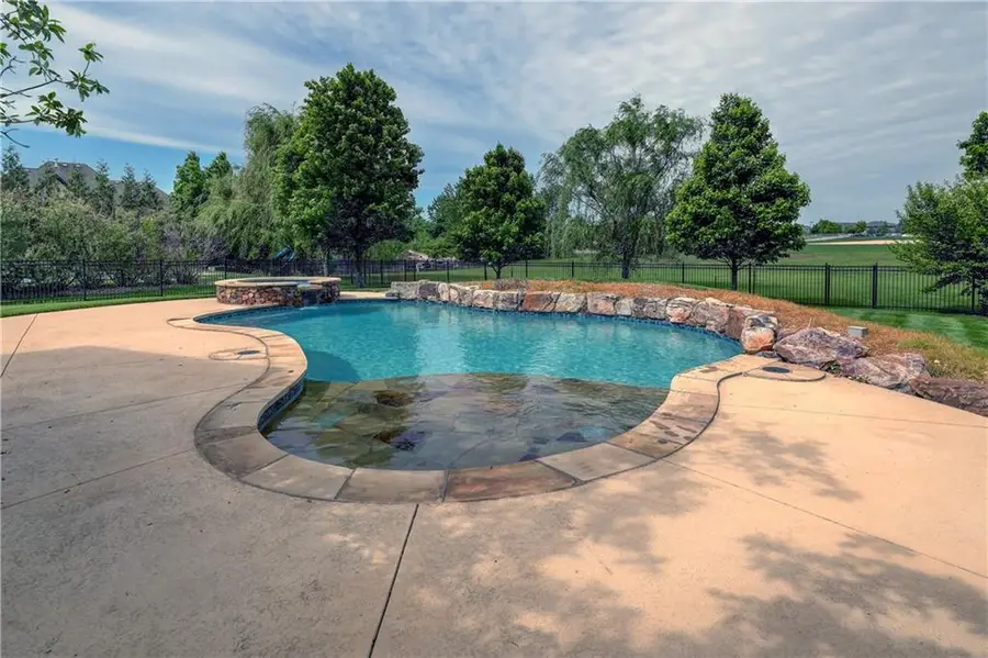 16412 Barton Street, Overland Park, KS 66221 - #2