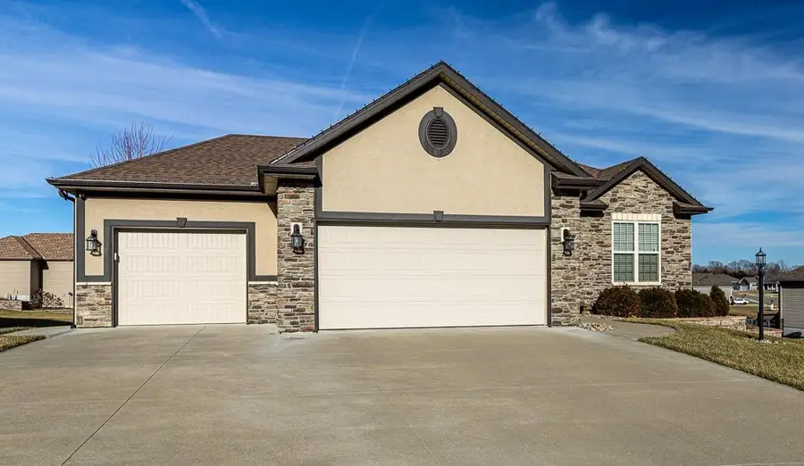 4603 Greystone Drive, Saint Joseph, MO 64505 - Image #2