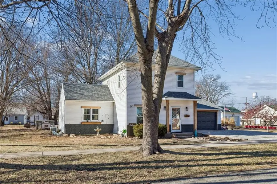 622 Oak Street, Wellsville, KS 66092 - Image #2