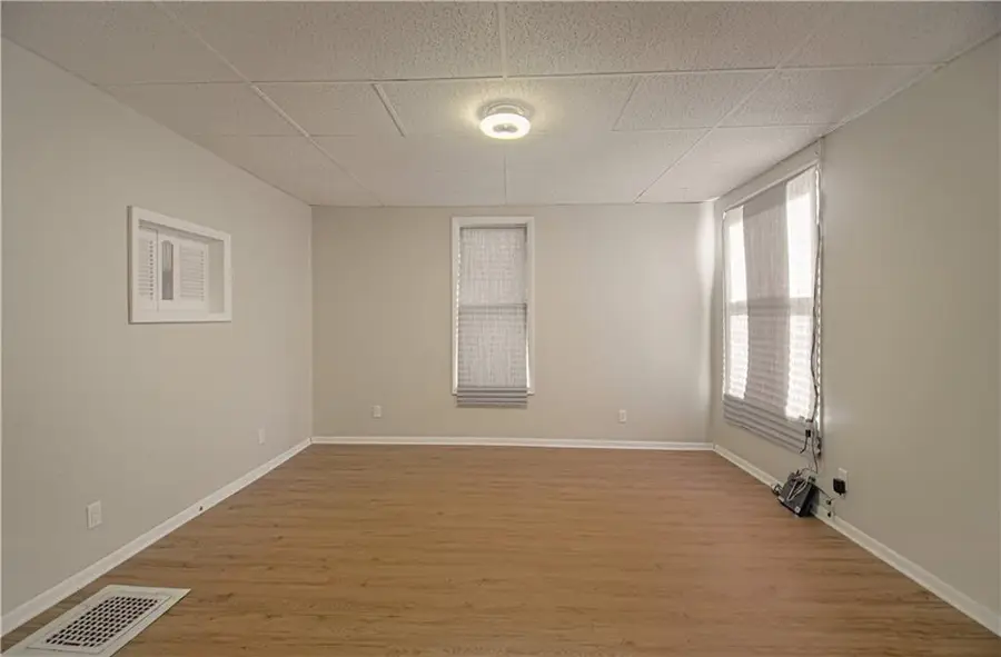 5012 Scarritt Avenue, Kansas City, MO 64123 - Image #3