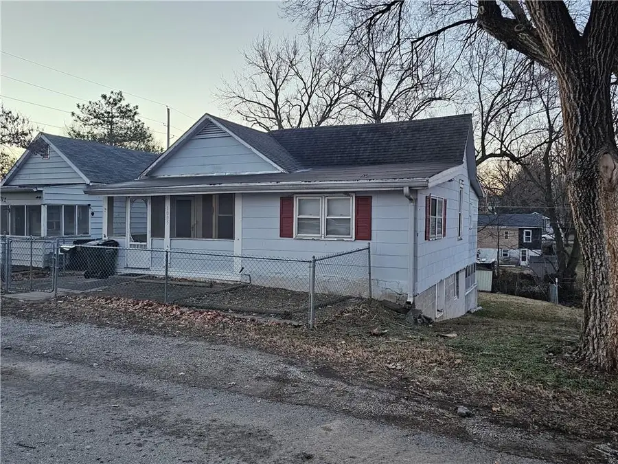 1005 Kenton Street, Leavenworth, KS 66048 - #2