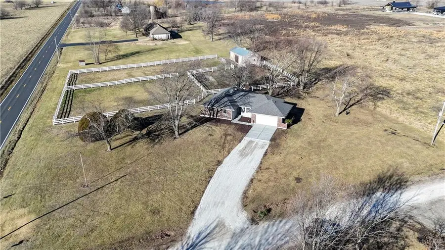 22284 Rosewood Street, Bucyrus, KS 66013 - Image #3