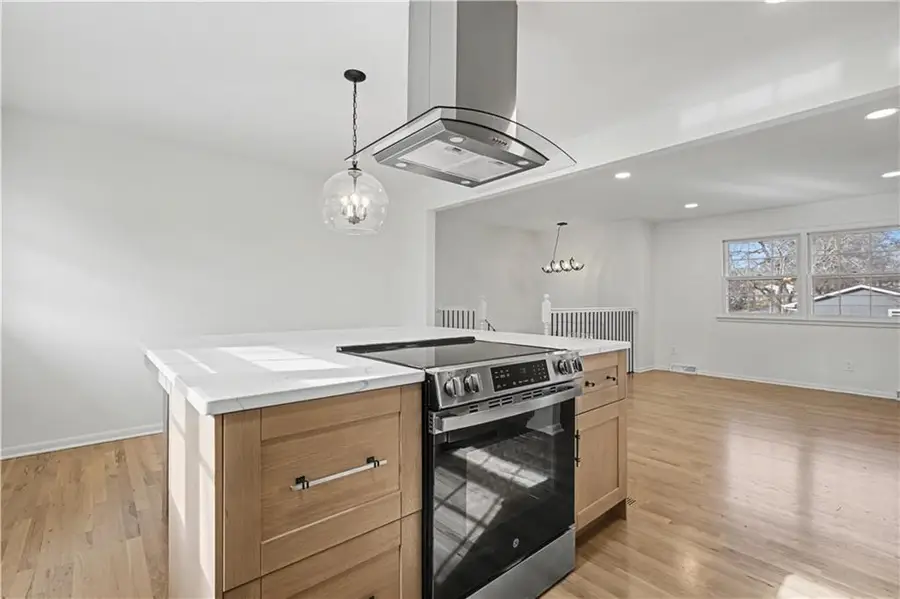 5719 Farley Street, Merriam, KS 66203 - #2